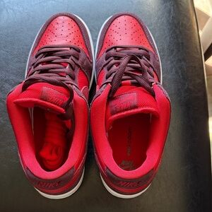 Nike Men’s Red and Burgundy Low-Top Sneakers